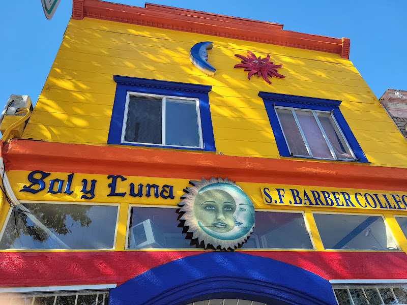 Sol Y Luna Beauty Salon 3