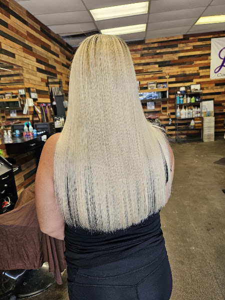 Latina Salon