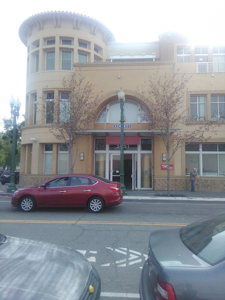 La Clinica Fruitvale Village