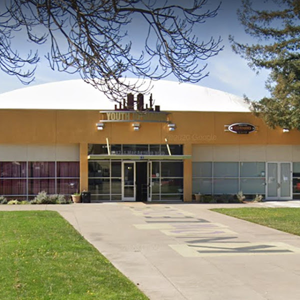 La Clinica Teen Clinic 2