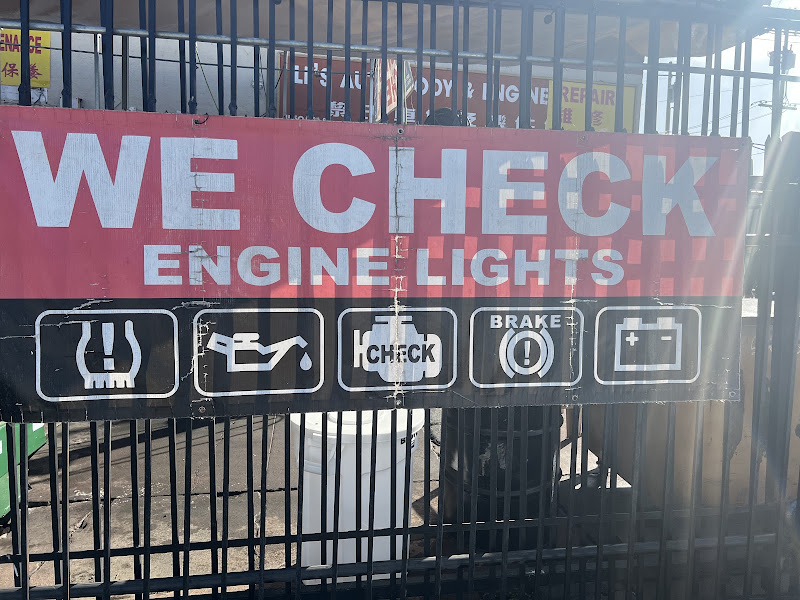 Le's Auto Body & Engine Repair 5
