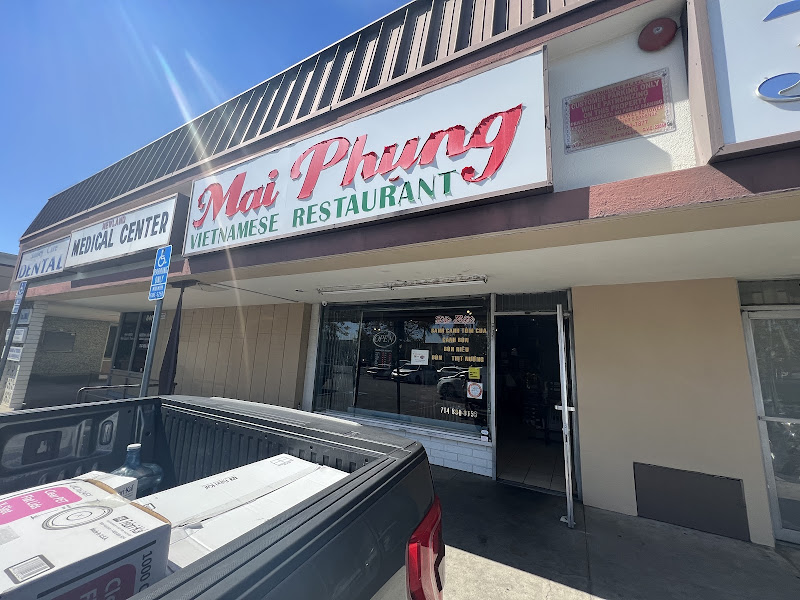 Mai Phụng Restaurant 1