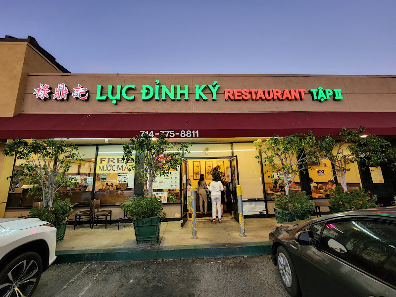 Lục Đỉnh Ký Tập 2 Restaurant 1