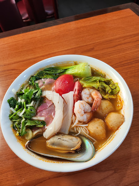 Pho Ngoc Lan Noodle House 2