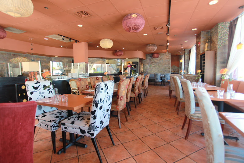 Frodo Joe's Petit Cafe