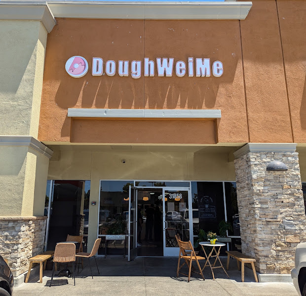 Doughweime Bakery & Café