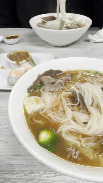 New Phở Saigon | Noodle & Grill Restaurant 2