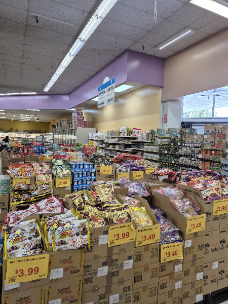 Marina Grocery 3