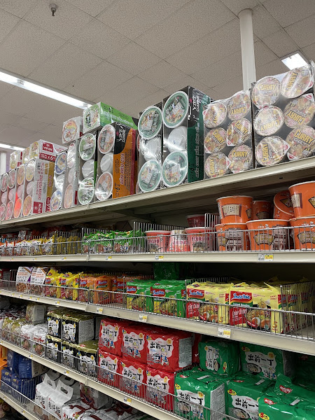 Marina Grocery 4