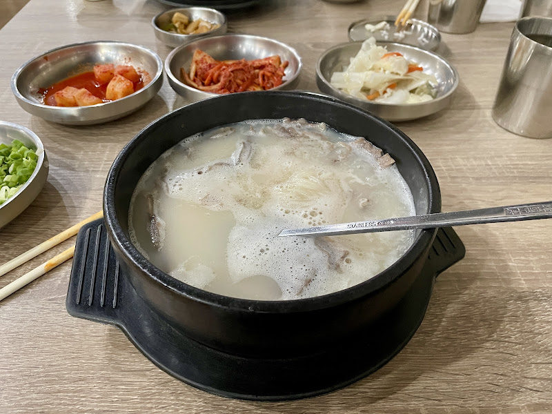 Soo Ja Seolleongtang 4