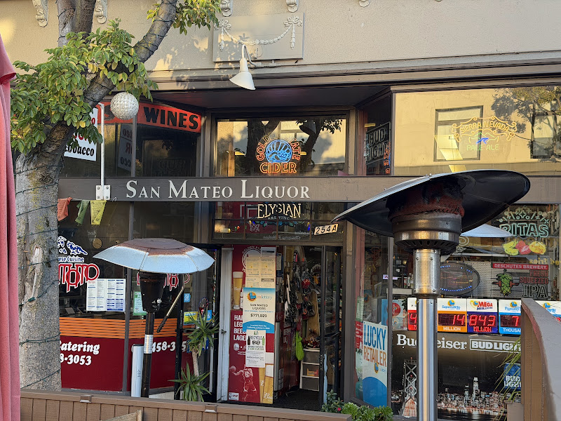 Vietnamese food and liquor store 3