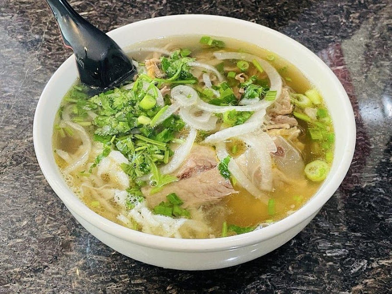 Phở Saigon Noodle House 4