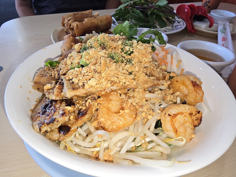 Phở Nguyễn Restaurant 3