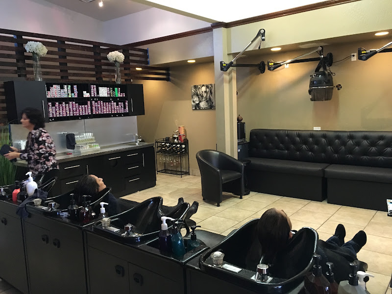 Tangles Salon & Spa 3