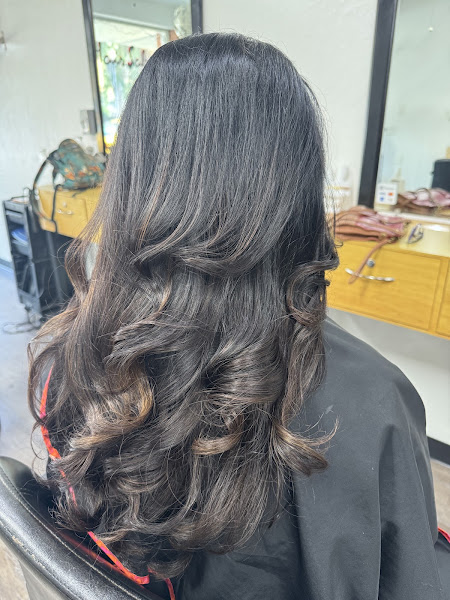 Stela's Hair Salon 4