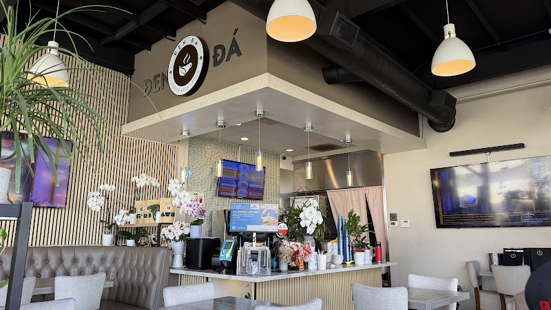 Den Da Coffee & Tea Restaurant