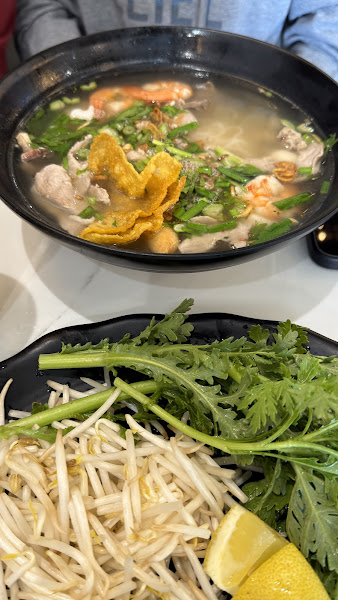405 COM TAM & NOODLE 4