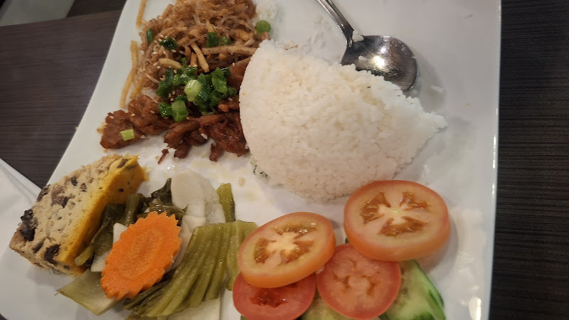 Golden Flower Veggie Vietnamese Restaurant 5