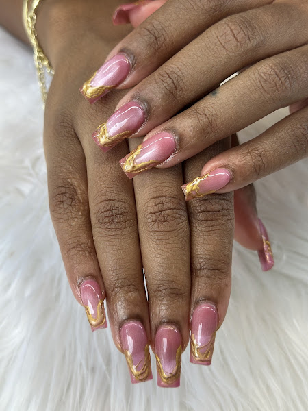 LUVISH NAILS LOUNGE 4