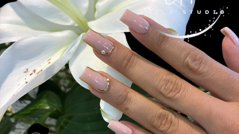 CH Nails Studio 1