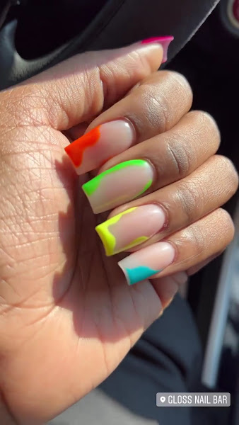 Gloss Nail Bar 2