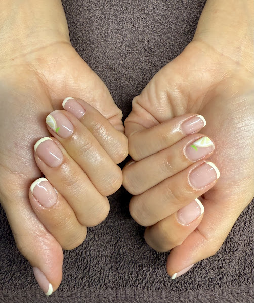 Gloss Nail Bar 3