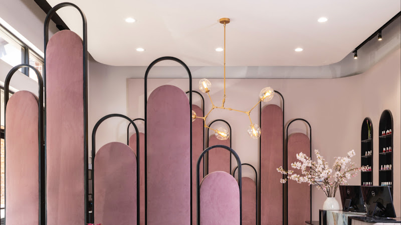 Gloss Nail Bar 4