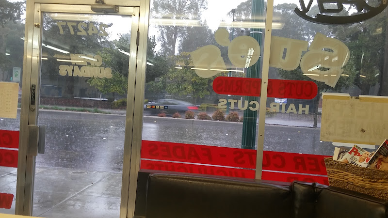 Sue's Cuts & Perms 3