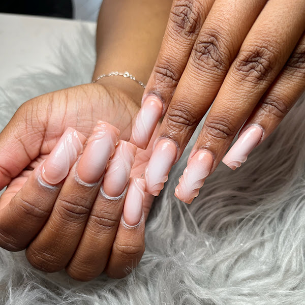 Aura Nail & Spa 3