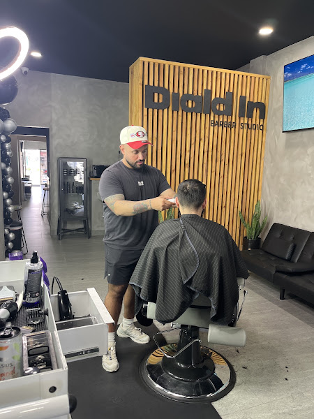 Diald In Barber Studio 2