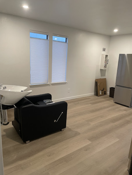 Foreign Beauty Salon Suites