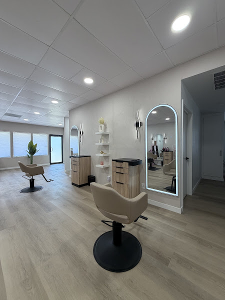 Foreign Beauty Salon Suites 2