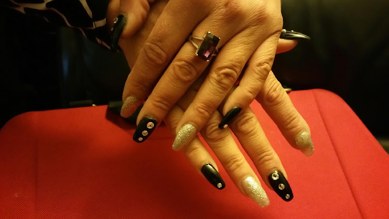 Jennifer's Hair & Nails 4