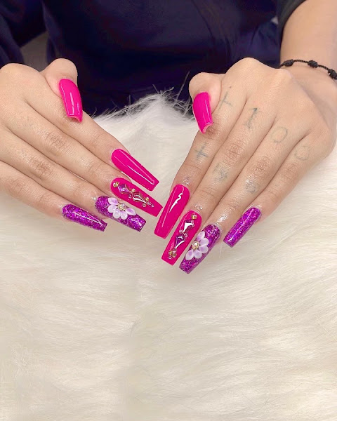 Nails Unique 2