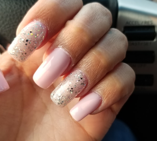 Pink & White Nails 4