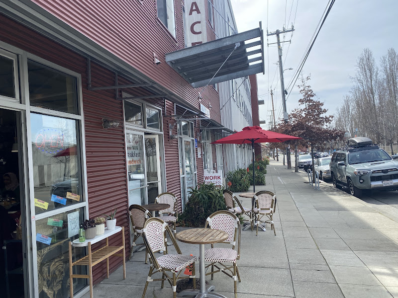 Nina's Cafe 3
