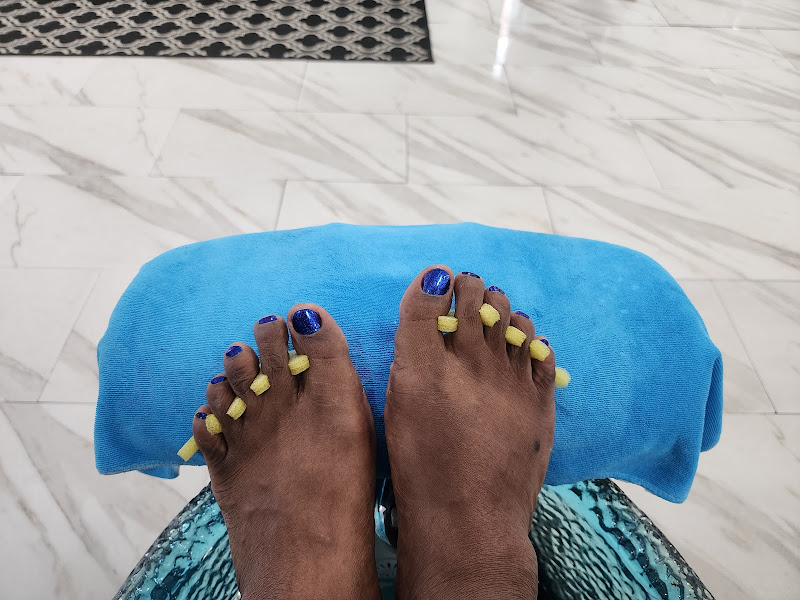 Neon Nail 4