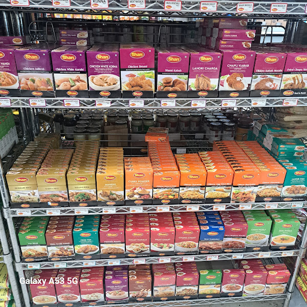 Halal Food & Meat Market 3