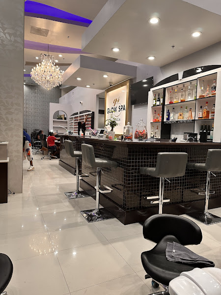 Glow Spa & Nails 4