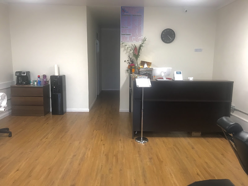 Jasmi Beauty & Threading 5