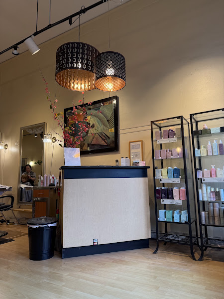 La Tour Salon