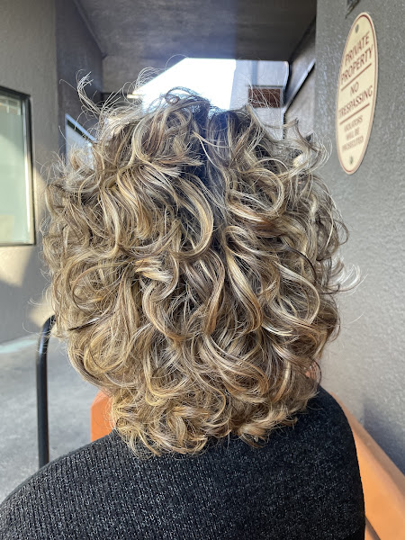 La Peluqueria Hair Salon 2