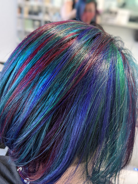 Lola Salon 4