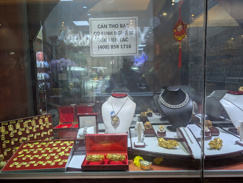 Thanh Tin Jewelry 2