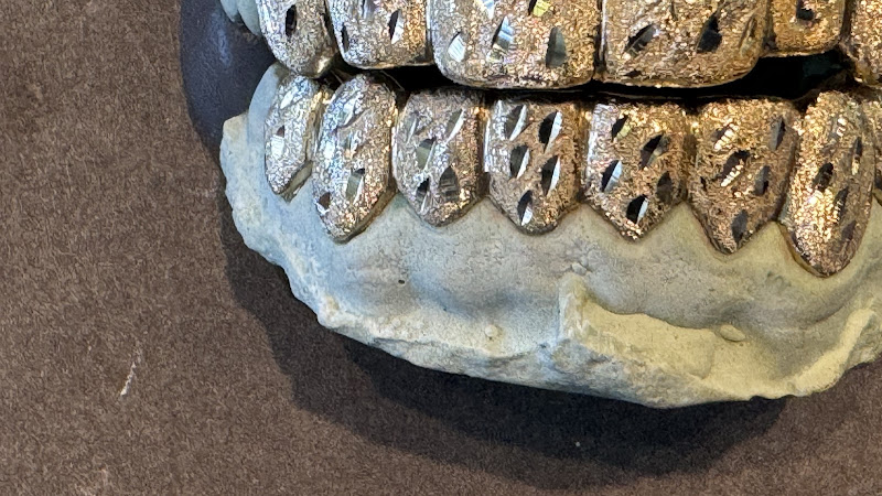 Au Grillz Jeweller 3