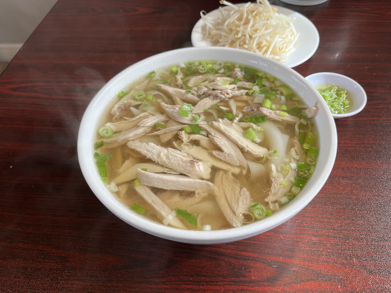 Pho Ga Huong Que 3