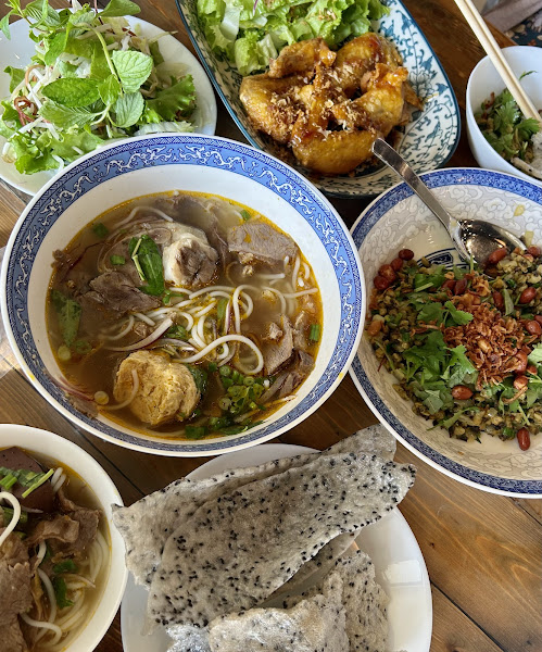 PHU XUAN VIETNAMESE RESTAURANT 4
