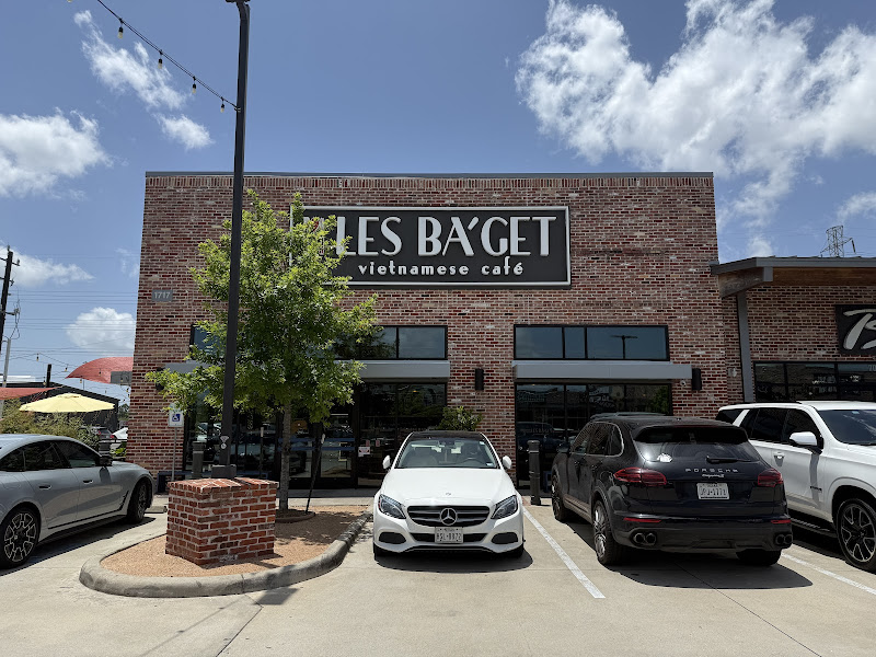 LES BA'GET Vietnamese Cafe 1