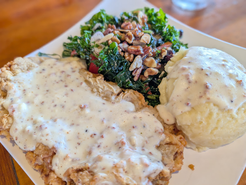 Hughie's Tavern & Grill 4