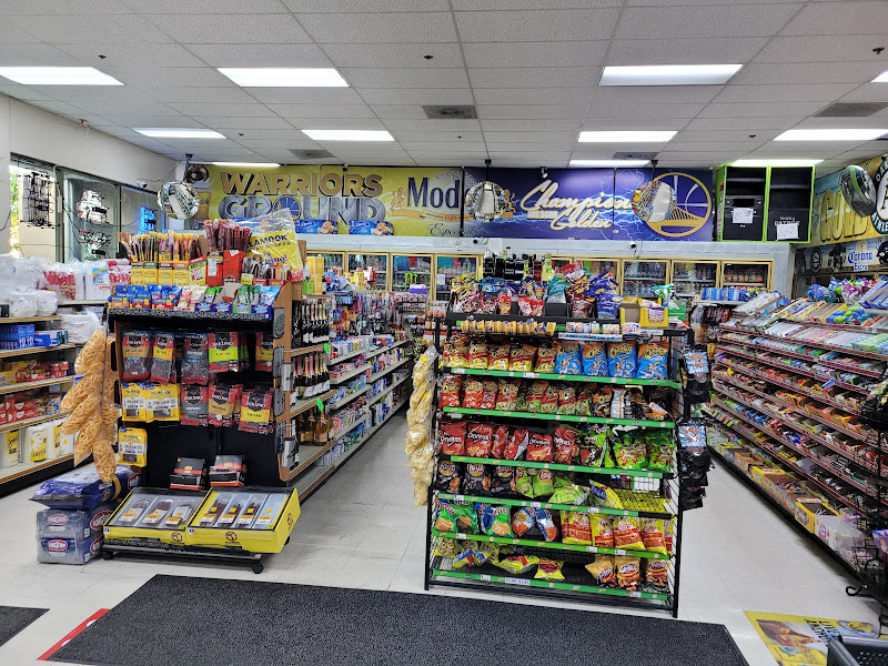 Davis Plaza Market 3
